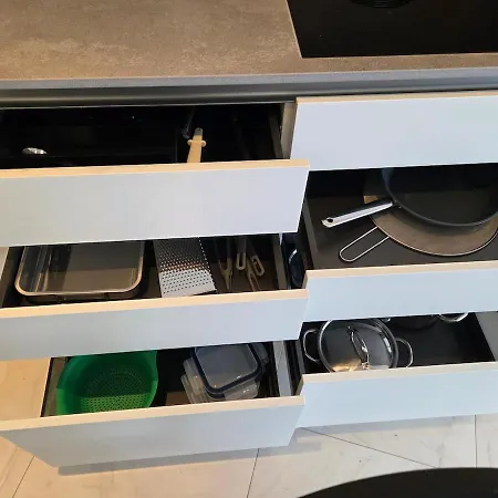 3rd Floor High-end 1br In Lux-belair With Parking