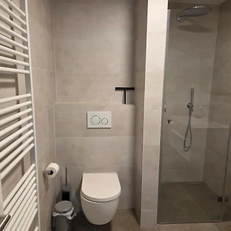 3rd Floor High-end 1br In Lux-belair With Parking *