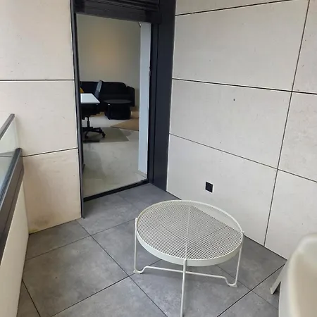 3rd Floor High-end 1br In Lux-belair With Parking Appartamento *