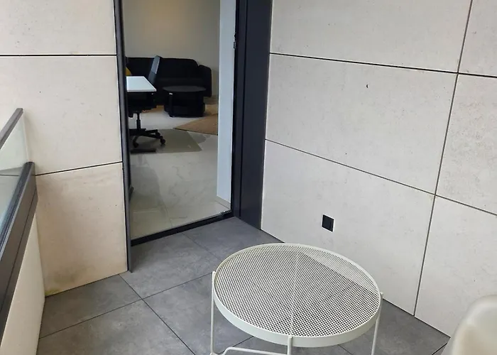 3rd Floor High-end 1br In Lux-belair With Parking Daire *