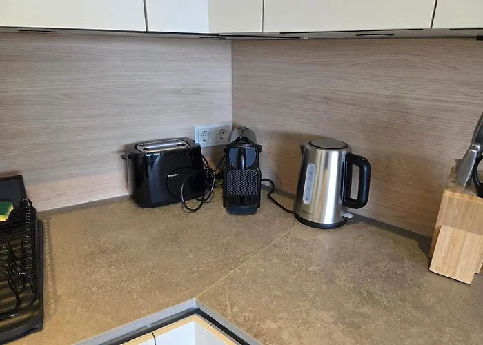 3rd Floor High-end 1br In Lux-belair With Parking